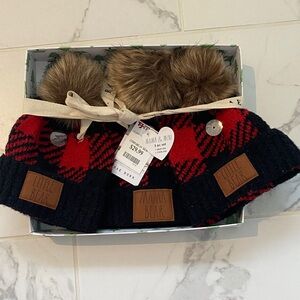 Rae Dunn Mama & Mini Bear Beanie Set